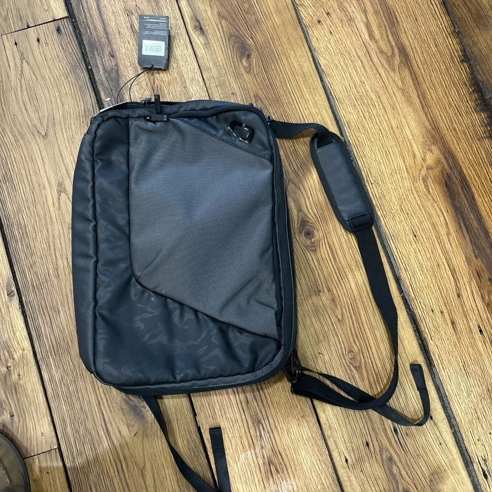 Brand NEW NWT OGIO Convert Pack Dark Gray Travel & Laptop Backpack Retail $89